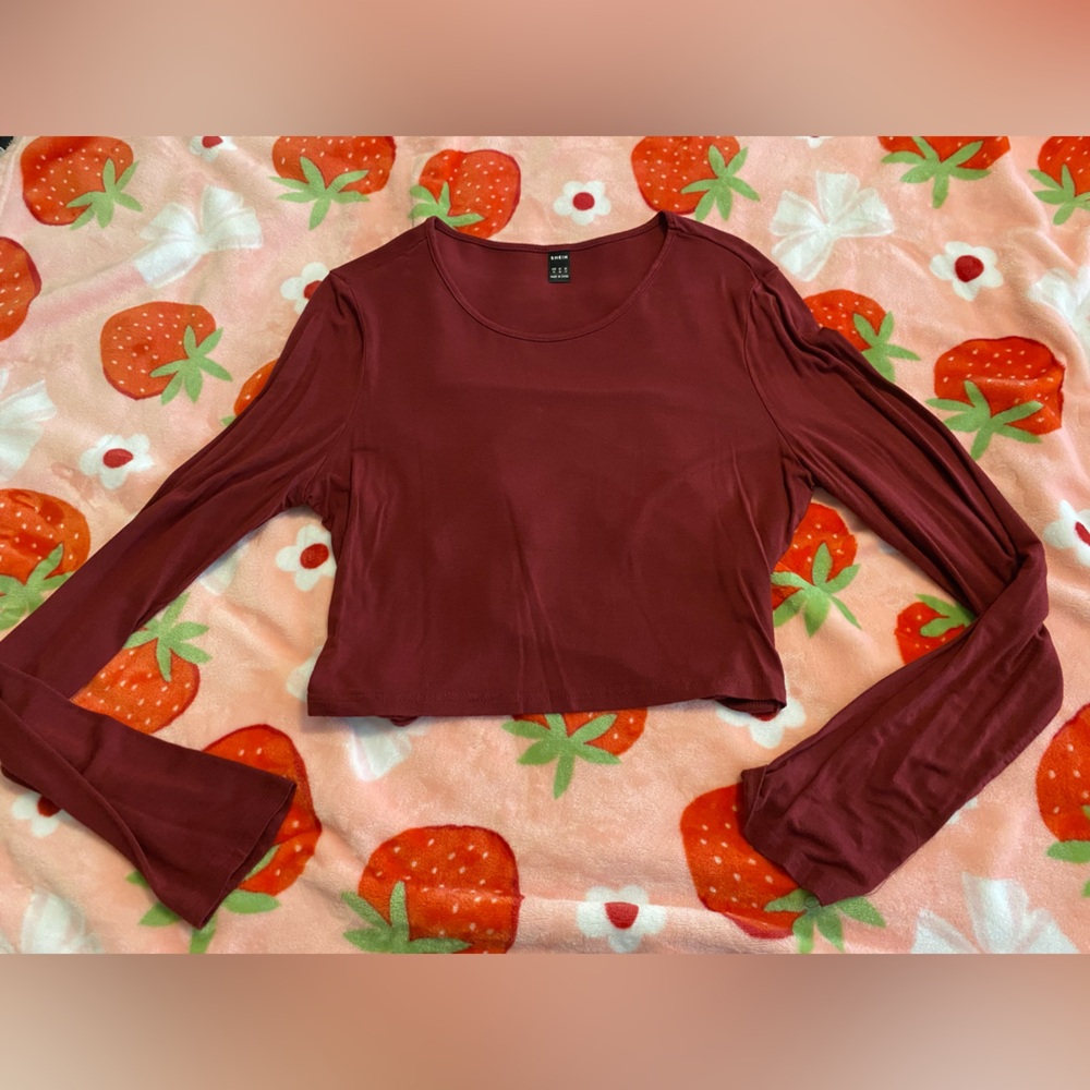 SHEIN Maroon Fitted Cropped Top